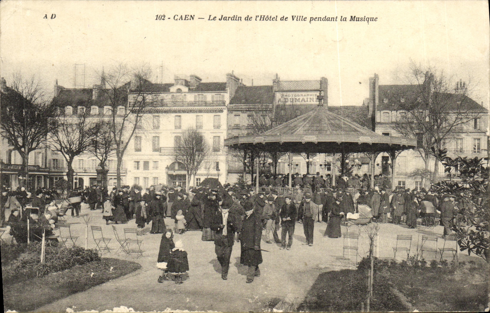 VINTAGE POSTCARD Caen the Garden of L Town hall During the Music