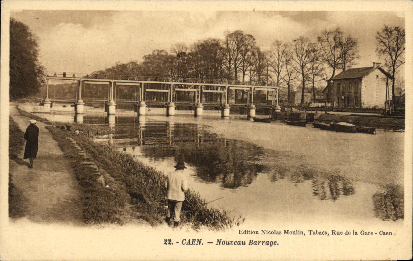 VINTAGE POSTCARD Caen New Stopping
