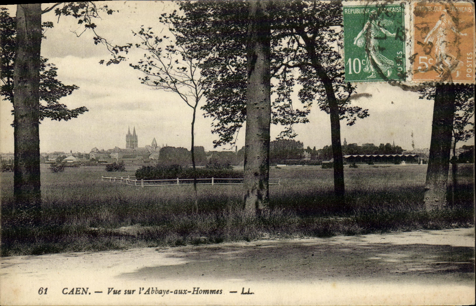 VINTAGE POSTCARD Caen Seen on L Abbey with the Men
