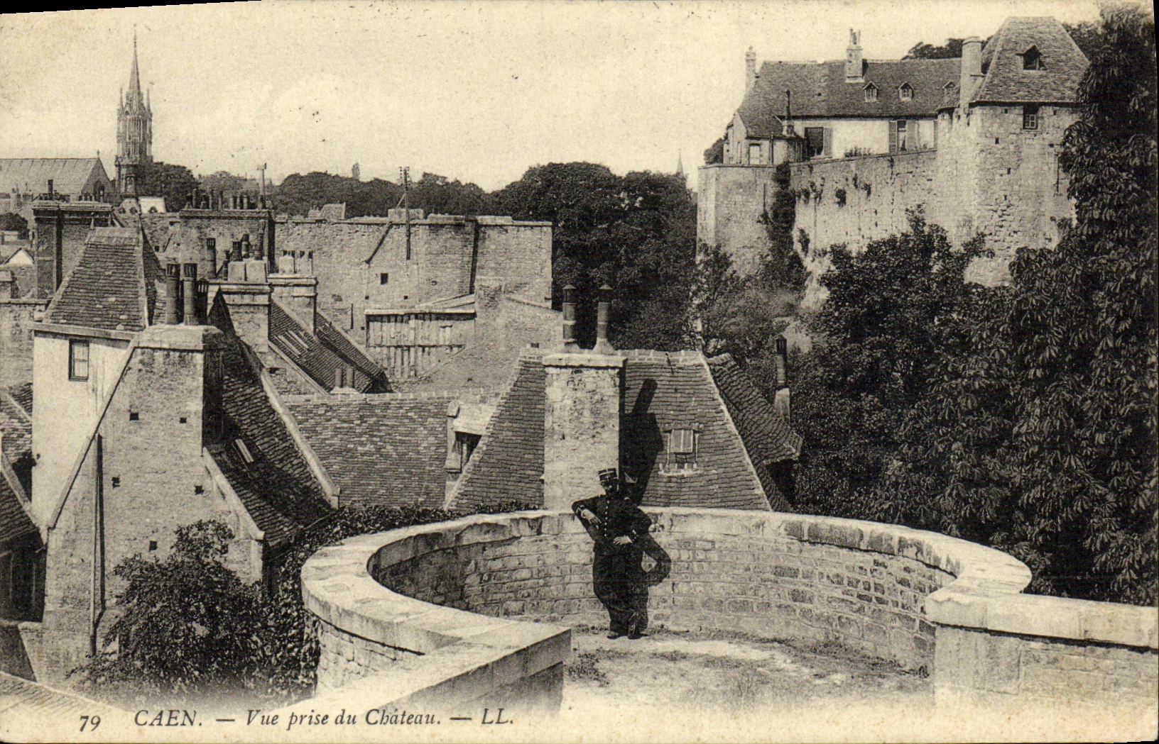 POSTAL Caen de la VENDIMIA vista del castillo