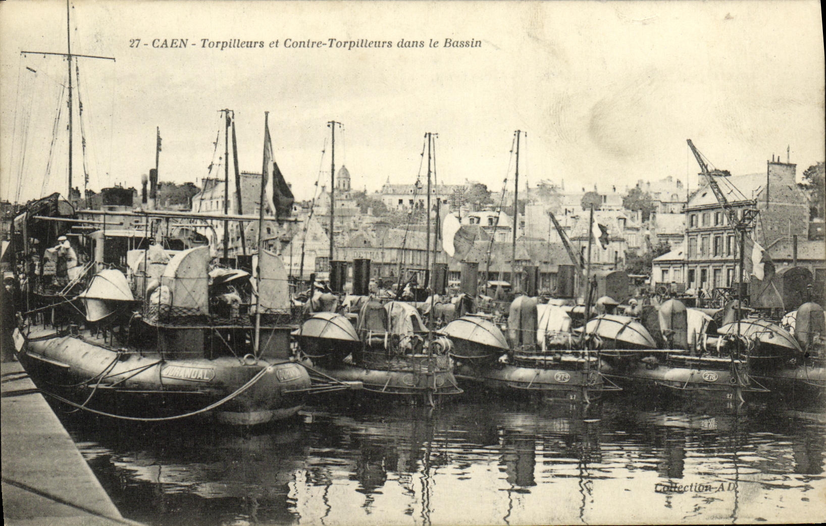 Destructores de Caen de la POSTAL de la VENDIMIA y contra los destructores en los barcos del lavabo