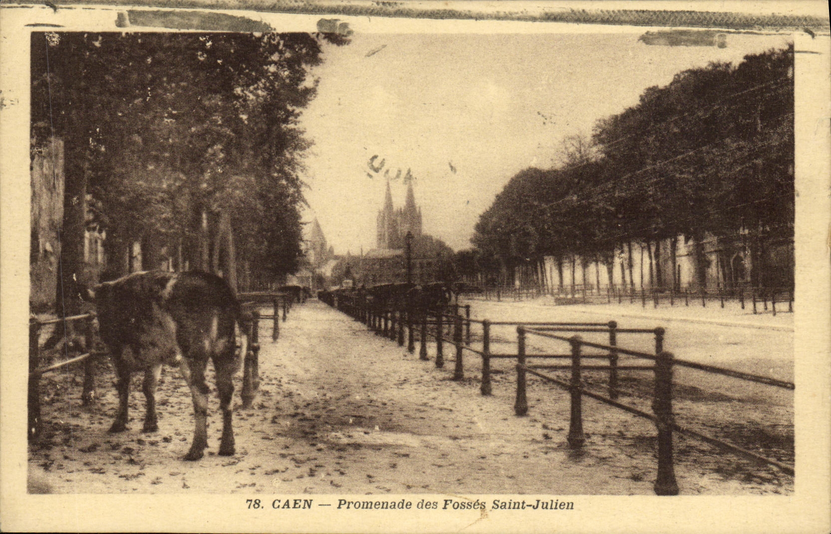 Caminata de Caen de la POSTAL de la VENDIMIA de los hoyos de la vaca de Jullen Saint