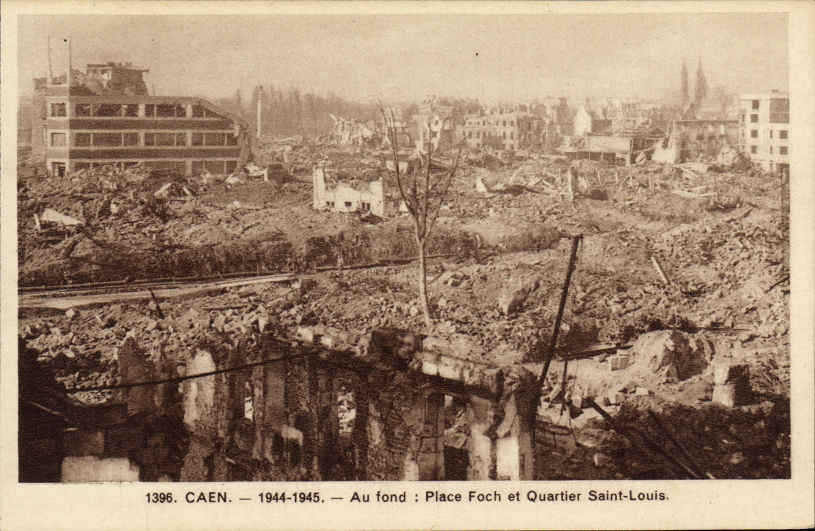 La POSTAL Caen de la VENDIMIA en la parte inferior coloca Foch y Quartier St  Louis 1944 1945 Militaria