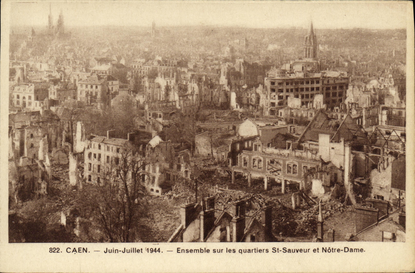 POSTAL Caen julio junio de la VENDIMIA junto en el ahorrador y el Notre Dame Militaria del St de los districtos