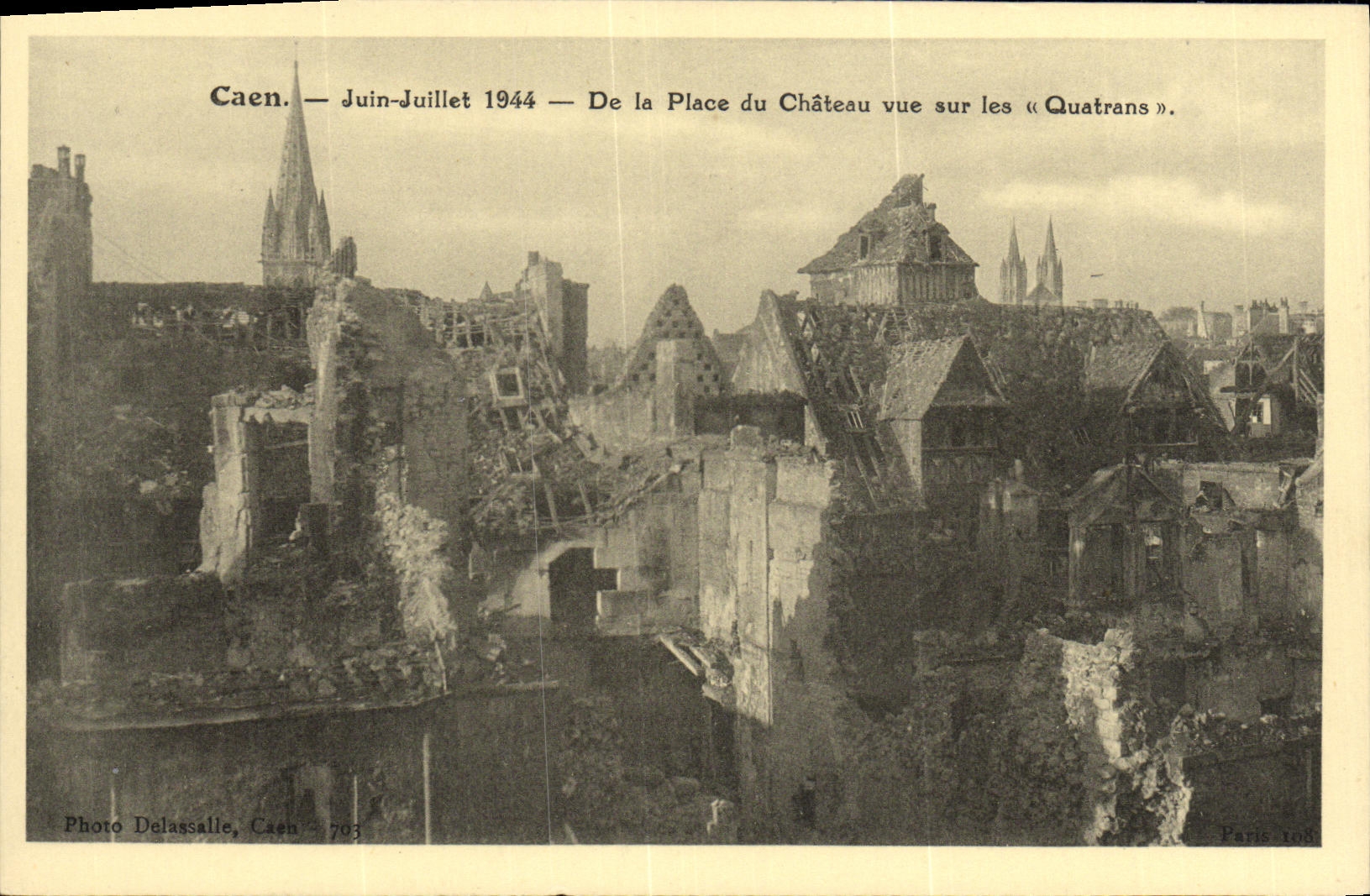 VENDIMIA POSTAL Caen julio de 1944 junio del lugar del castillo visto en Quatrans Militaria