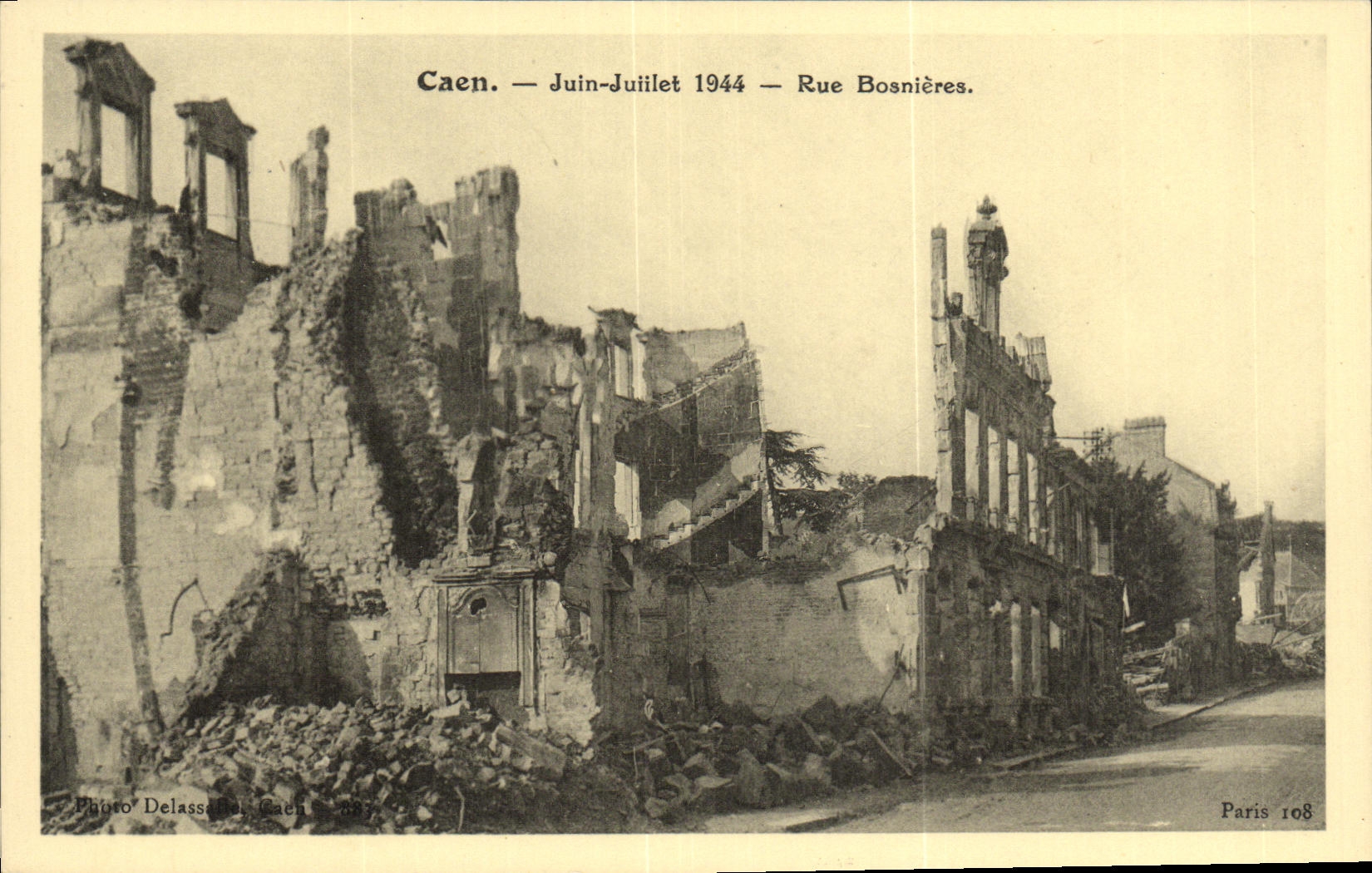 VENDIMIA POSTAL Caen junio calle Bosnieres de Militaria de julio de 1944