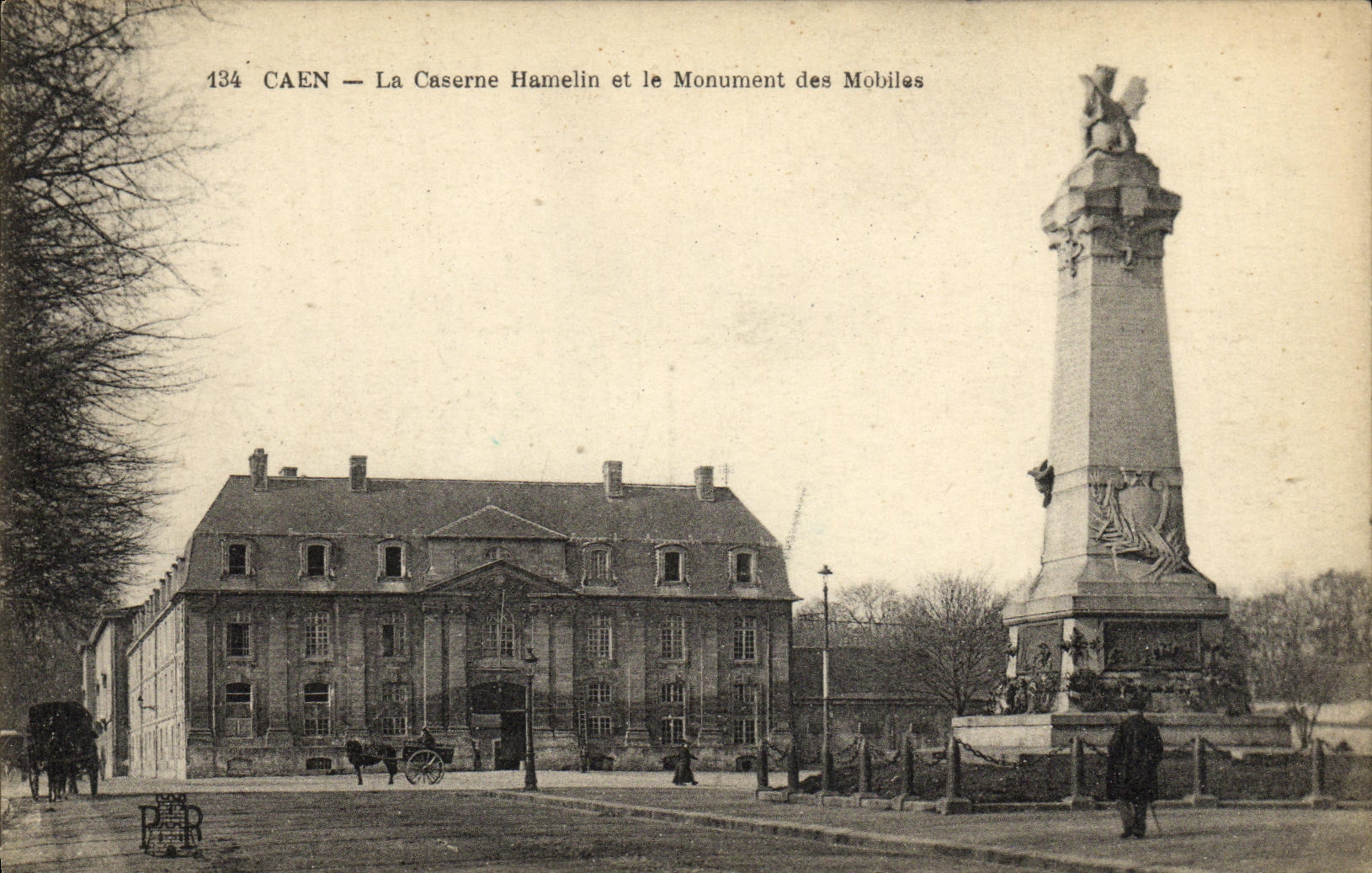 POSTAL Caen de la VENDIMIA los cuarteles de Hamelin y el monumento de los moviles de Militaria