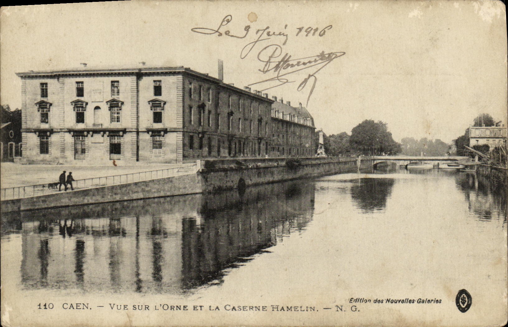 La POSTAL Caen Vue de la VENDIMIA en L adorna y los cuarteles Hamelin Militaria