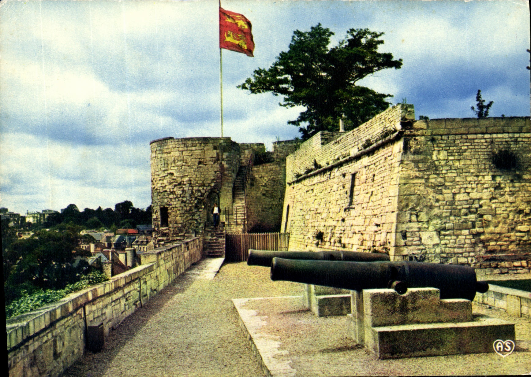 POSTAL MODERNA Caen interior del castillo Ramports