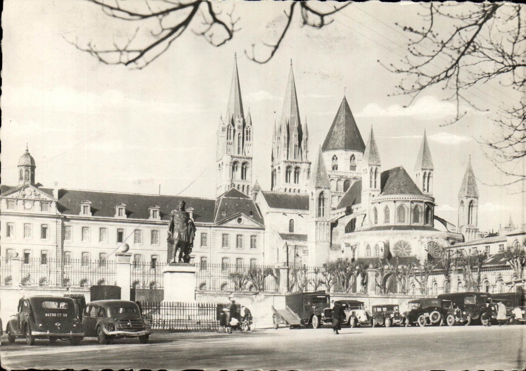 POSTAL MODERNA universidad de Caen Malherbe y apse de la abadia de St  Etienne a los hombres