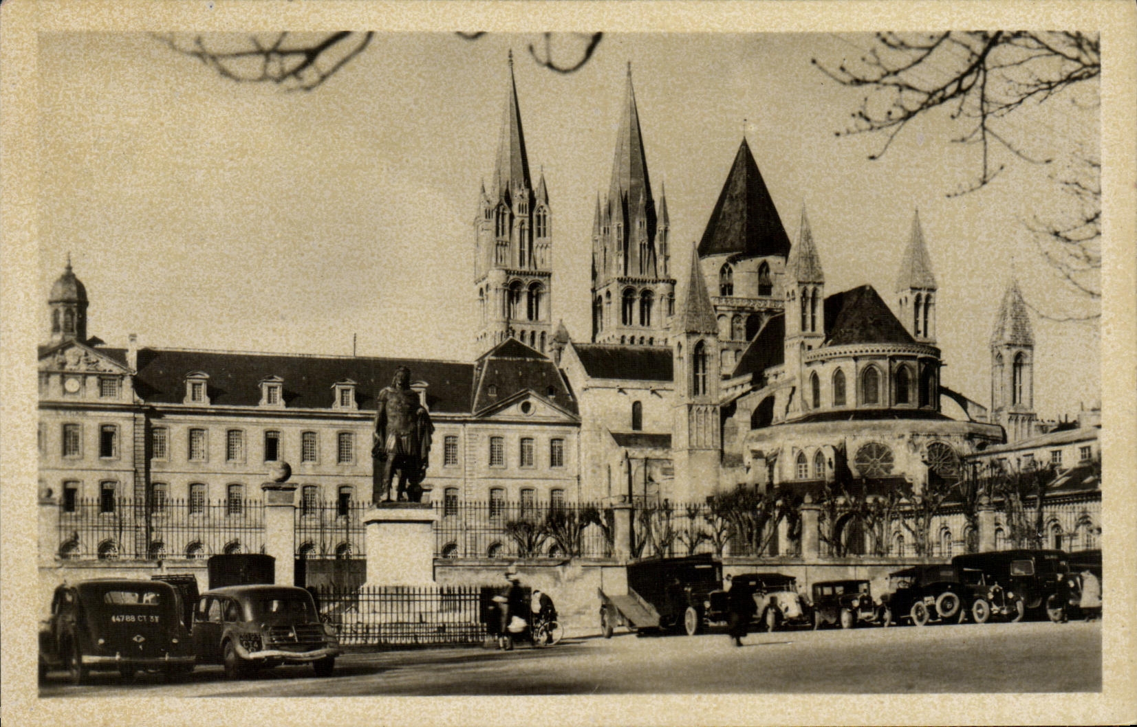 POSTAL Caen de la VENDIMIA la universidad y el L Abisde St  Etienne de Malherbe