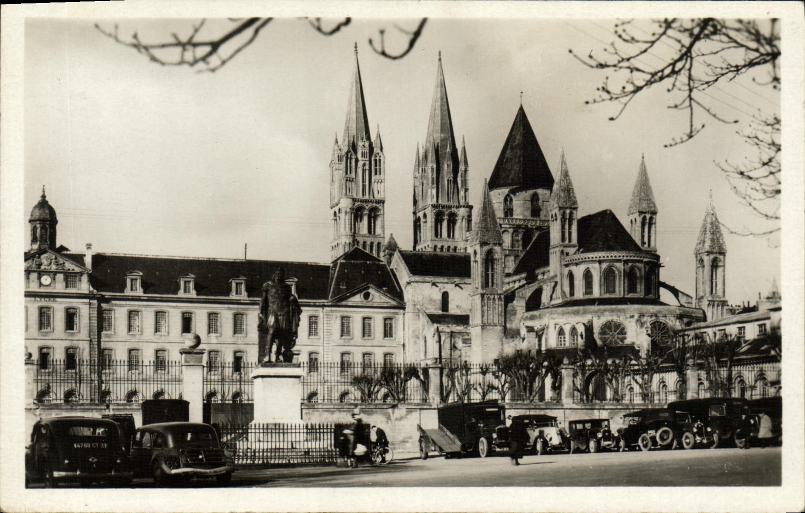 POSTAL MODERNA Caen la universidad y el L Abisde St  Etienne de Malherbe