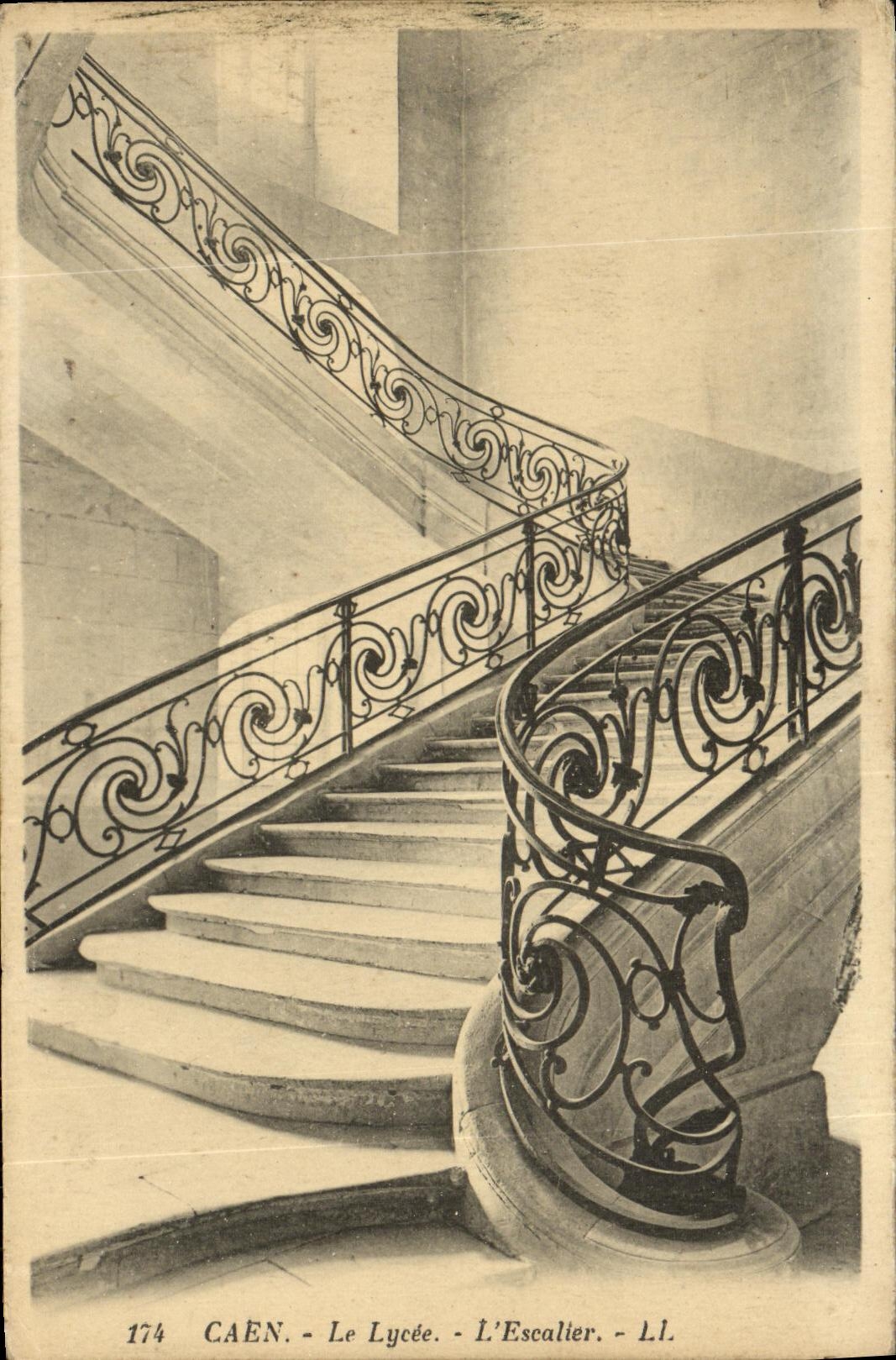 POSTAL Caen de la VENDIMIA la universidad L escalera