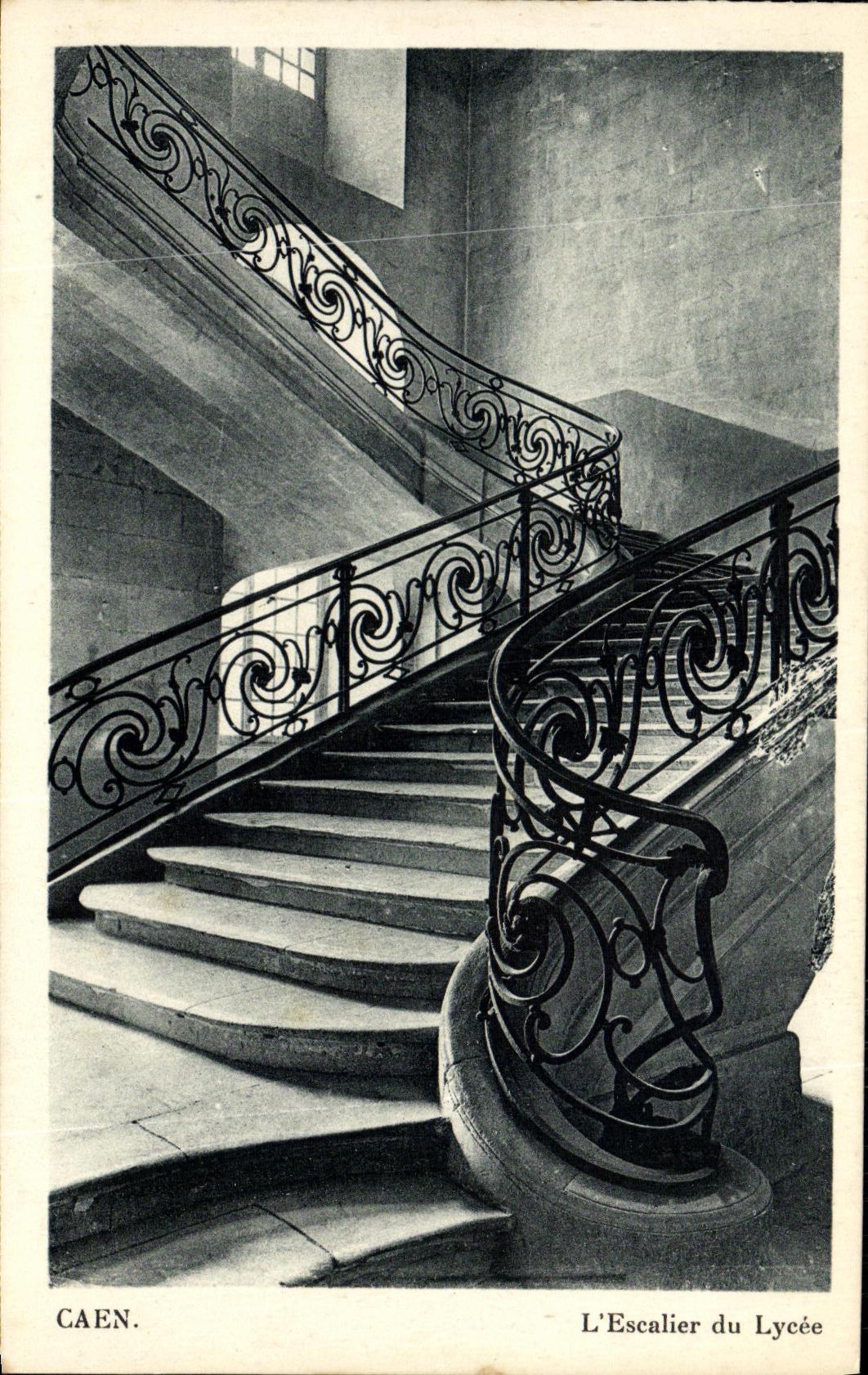 POSTAL Caen L escalera de la VENDIMIA de la universidad