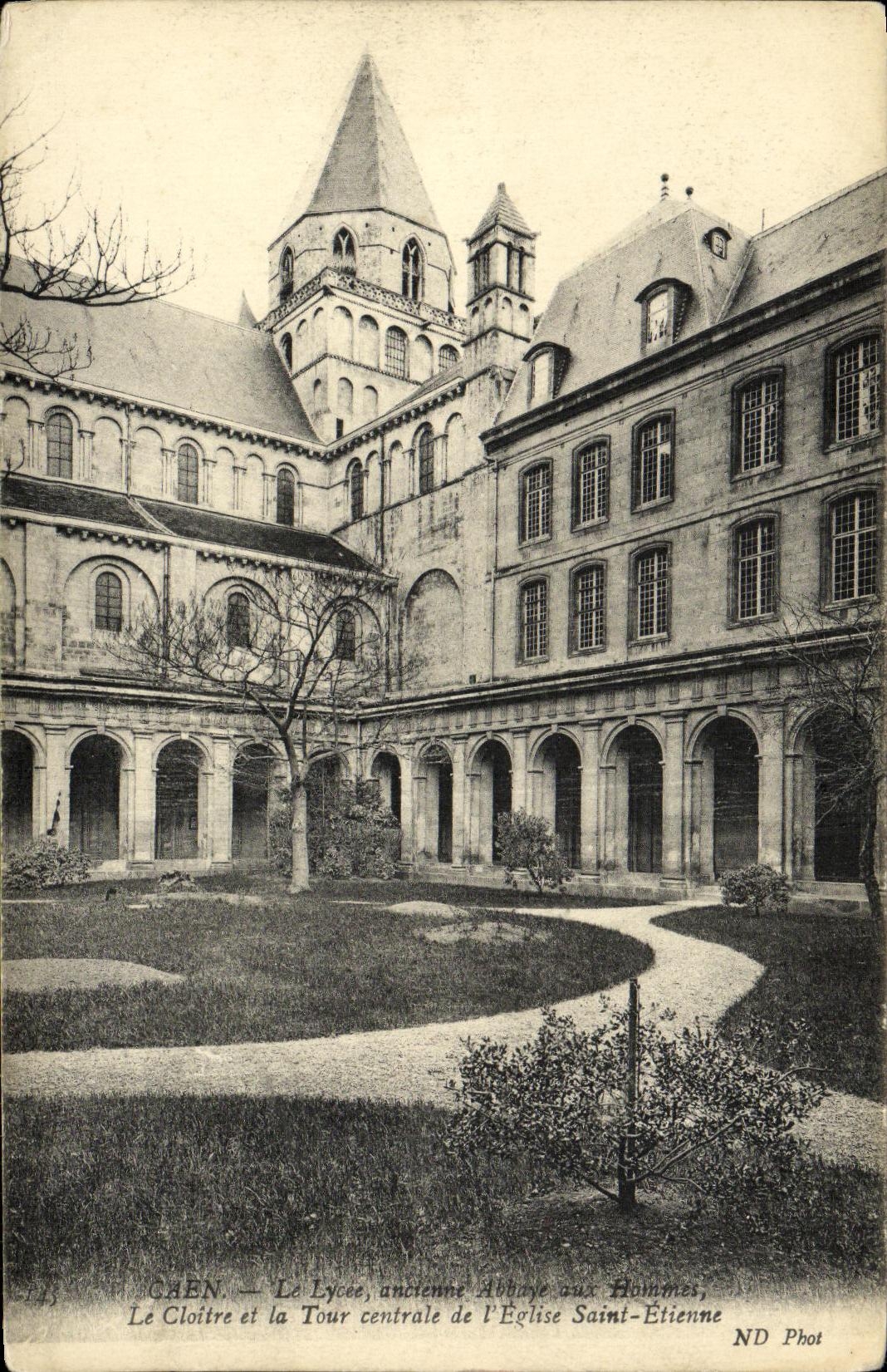 POSTAL Caen de la VENDIMIA la abadia vieja de la universidad en Hammes el claustro y la torre central de L iglesia Etienne Saint