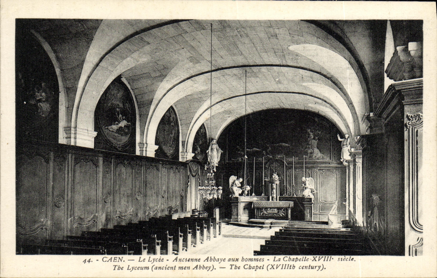 POSTAL Caen de la VENDIMIA la abadia vieja de la universidad con los hombres La Chapelle