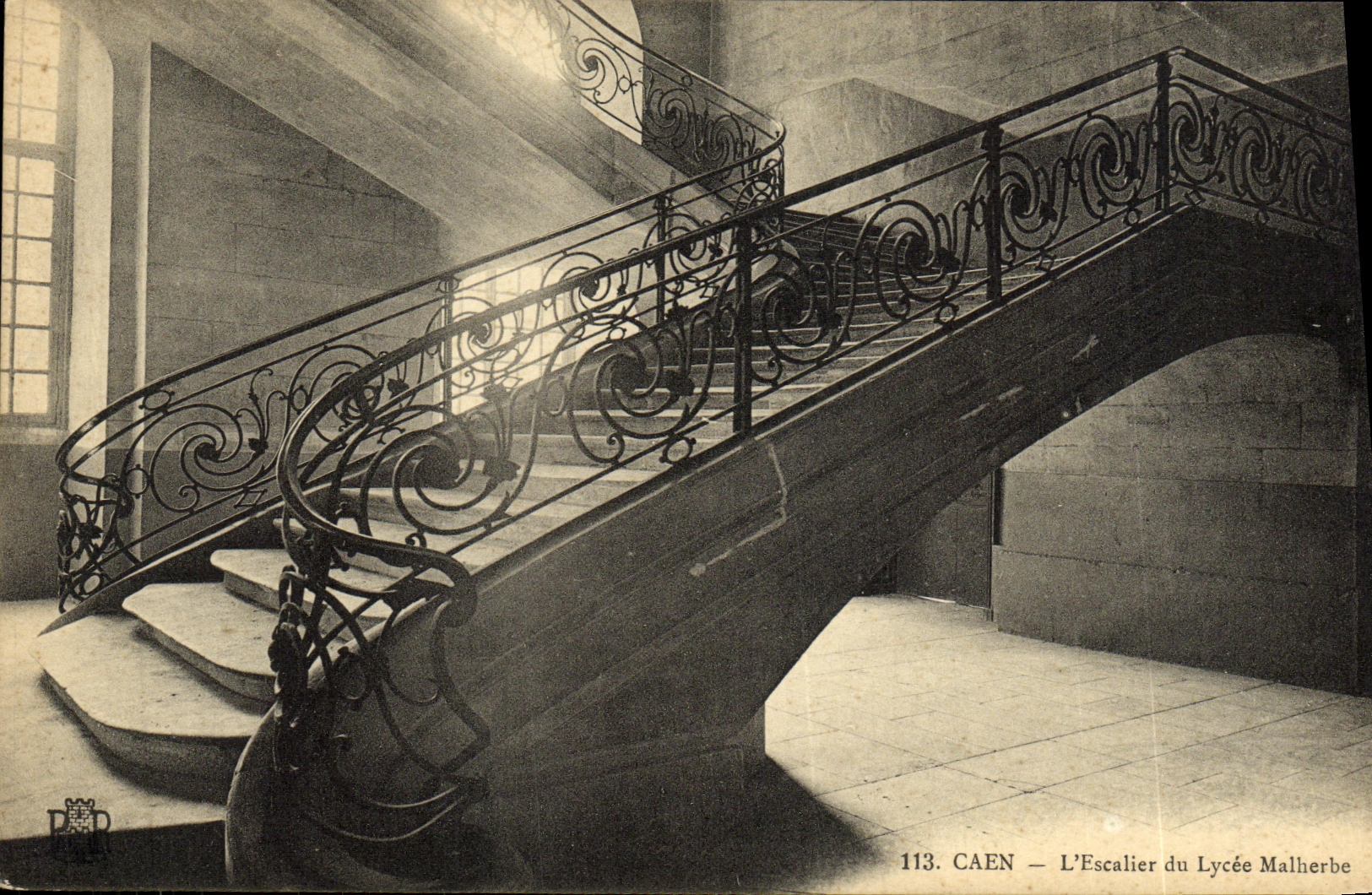 POSTAL Caen L Ecalier de la VENDIMIA de la universidad de Malherbe