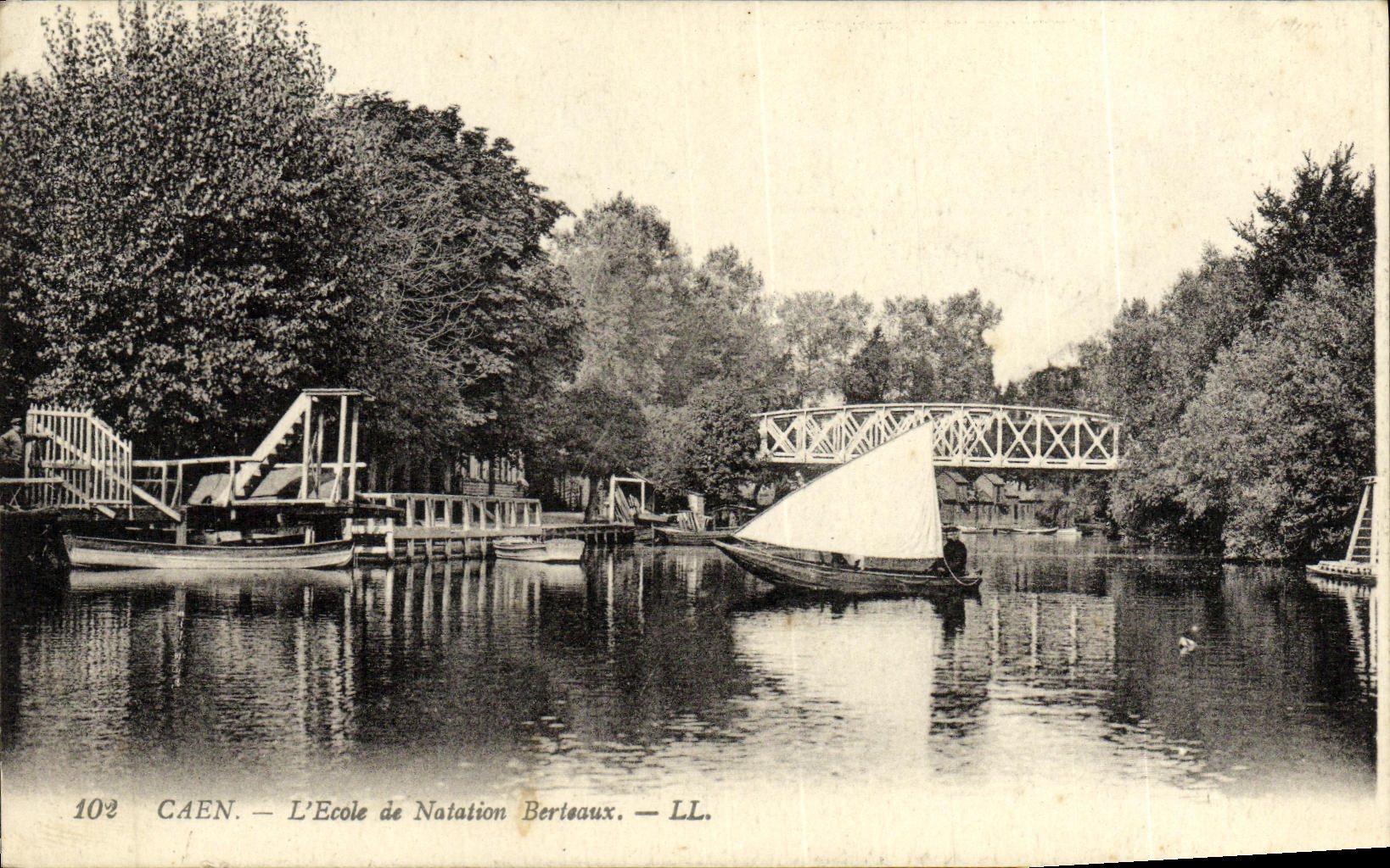 POSTAL Caen L escuela de la VENDIMIA del barco de la natacion