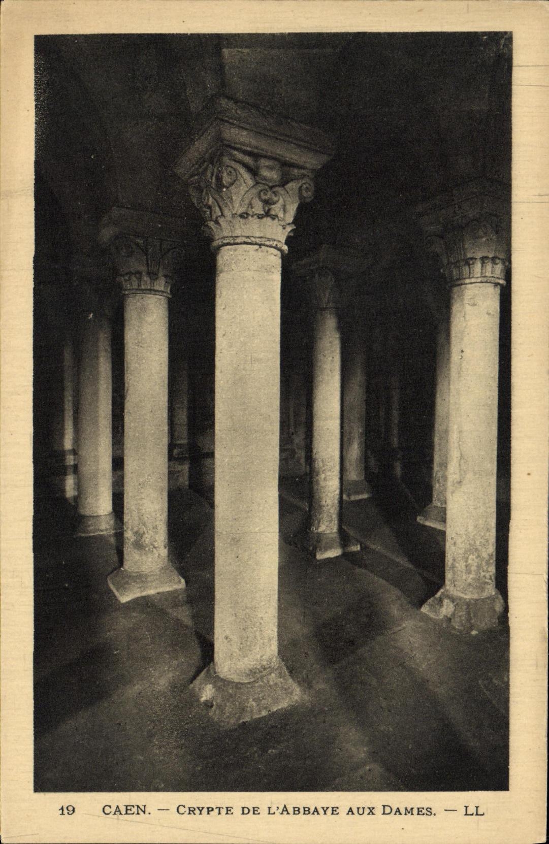 Cripta de Caen de la POSTAL de la VENDIMIA de L abadia a las senoras