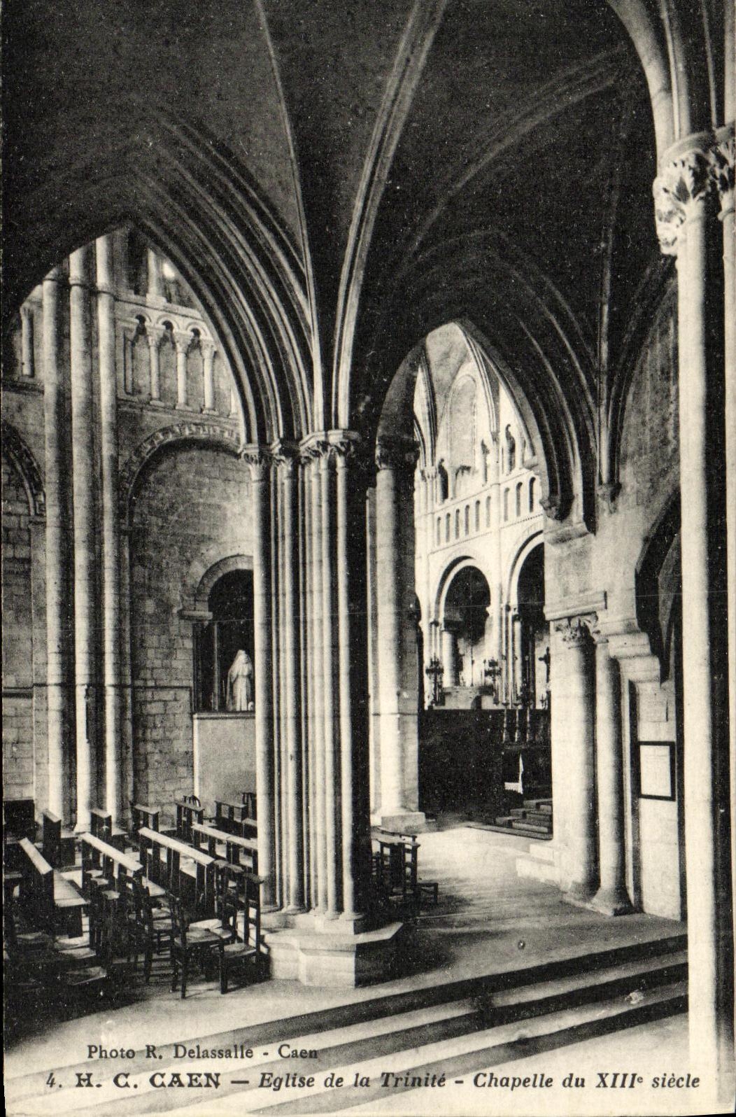 Iglesia de Caen de la POSTAL de la VENDIMIA de la camara acorazada de la trinidad del siglo de XIII E