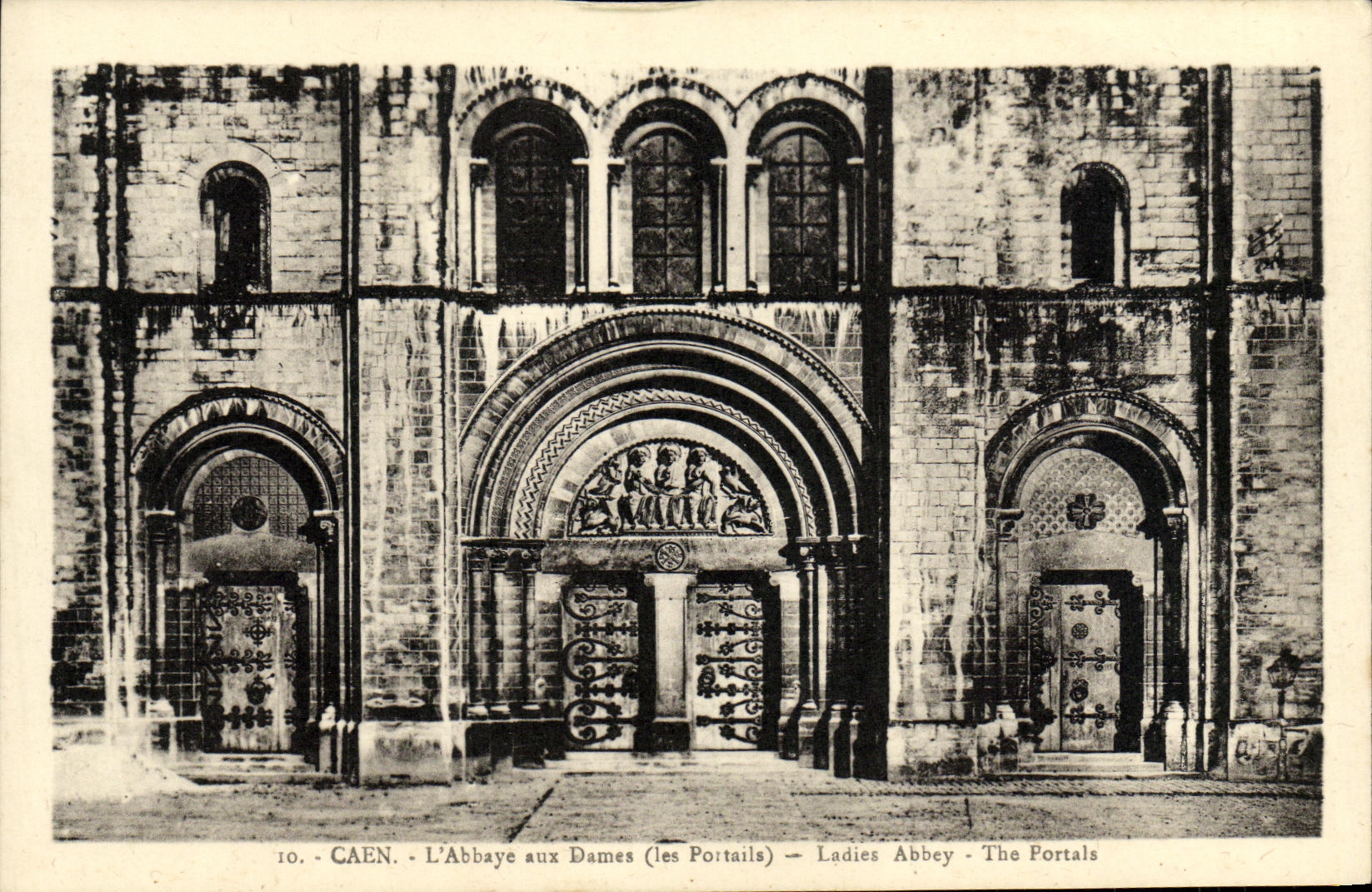 POSTAL Caen L abadia de la VENDIMIA con las puertas de las senoras