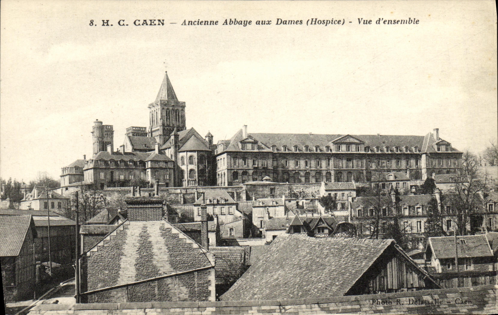 Abadia vieja de Caen de la POSTAL de la VENDIMIA con la D vista senoras junto
