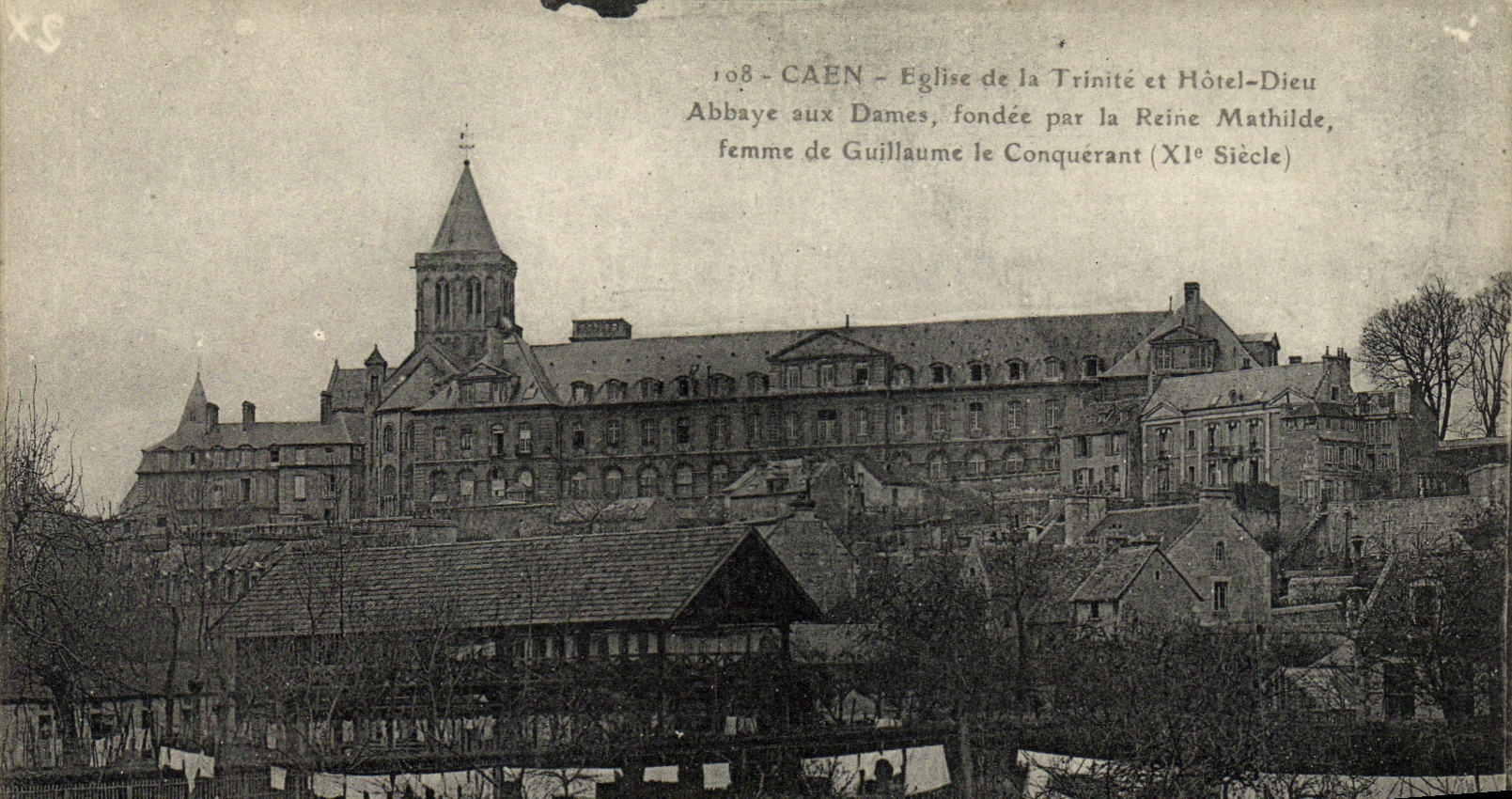 Iglesia de Caen de la POSTAL de la VENDIMIA de la abadia de dios de la trinidad y del hotel con las senoras