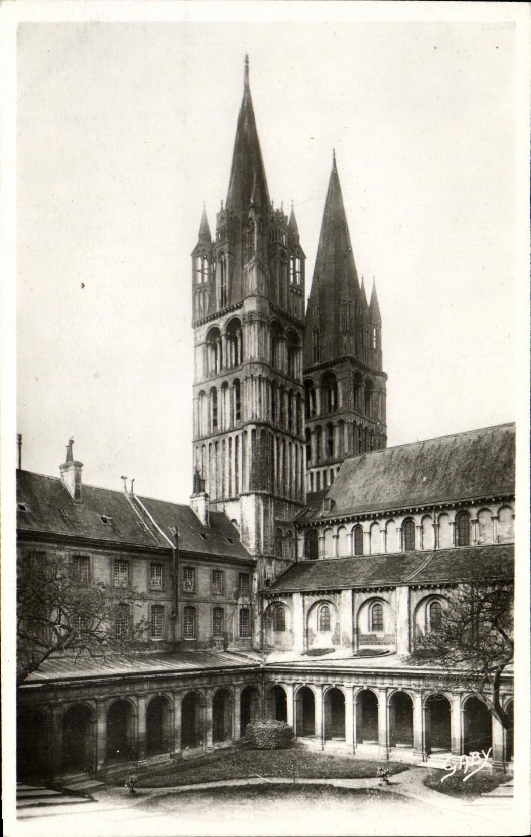 POSTAL MODERNA Caen la universidad el claustro y los viajes de Etienne Saint
