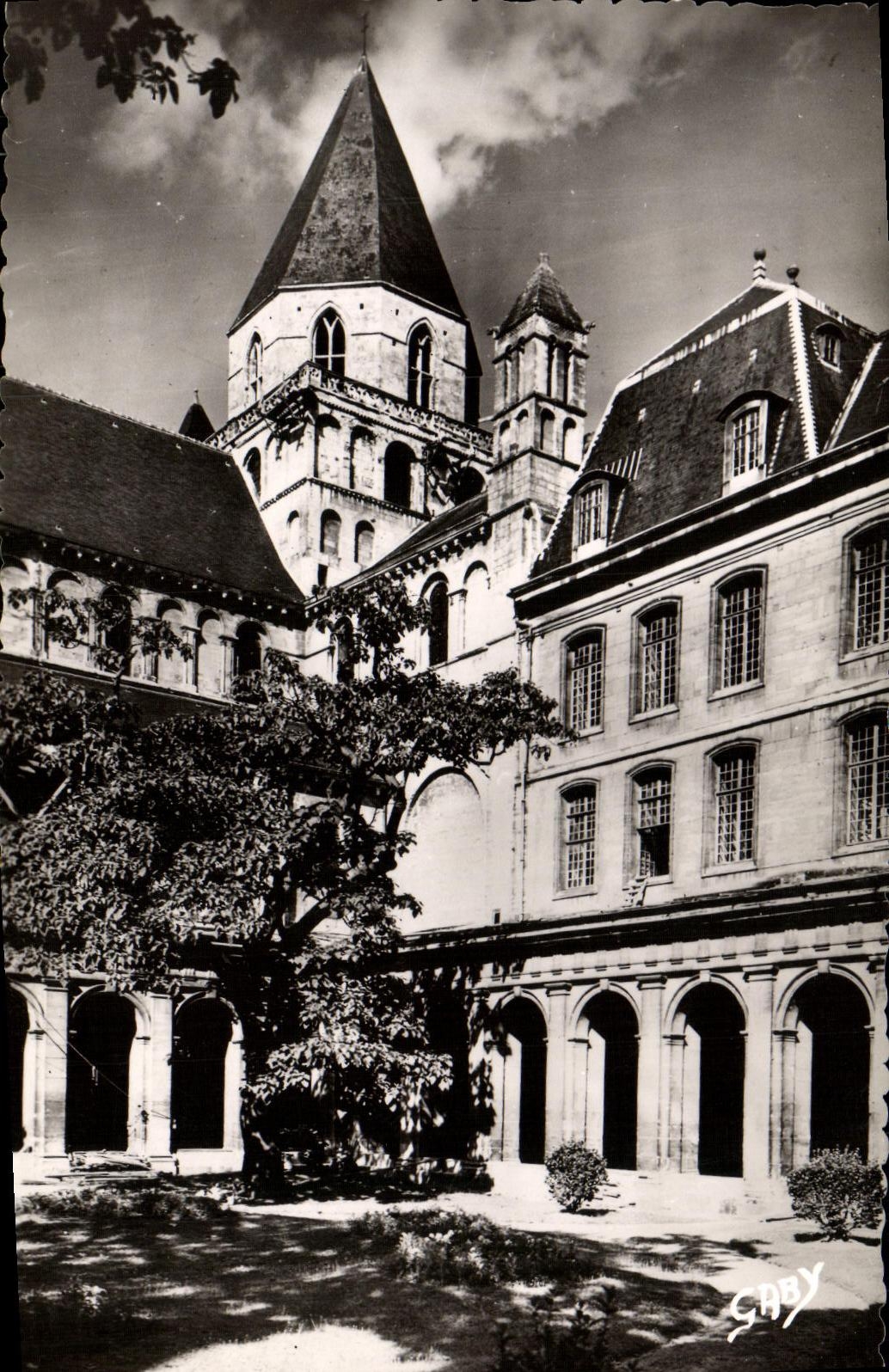 POSTAL MODERNA linterna de la torre de Saint E tienne de la iglesia de la abadia de Caen vista del claustro de L abadia a los hombres