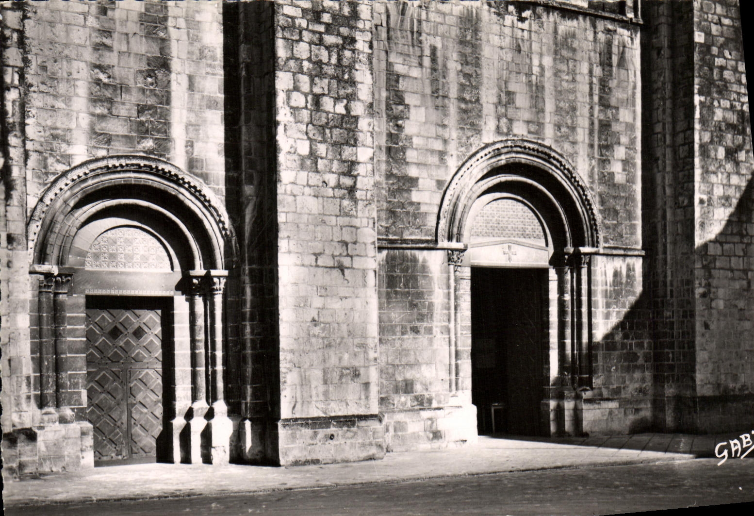 POSTAL MODERNA puerta del principal de Saint E tienne de la iglesia de la abadia de Caen