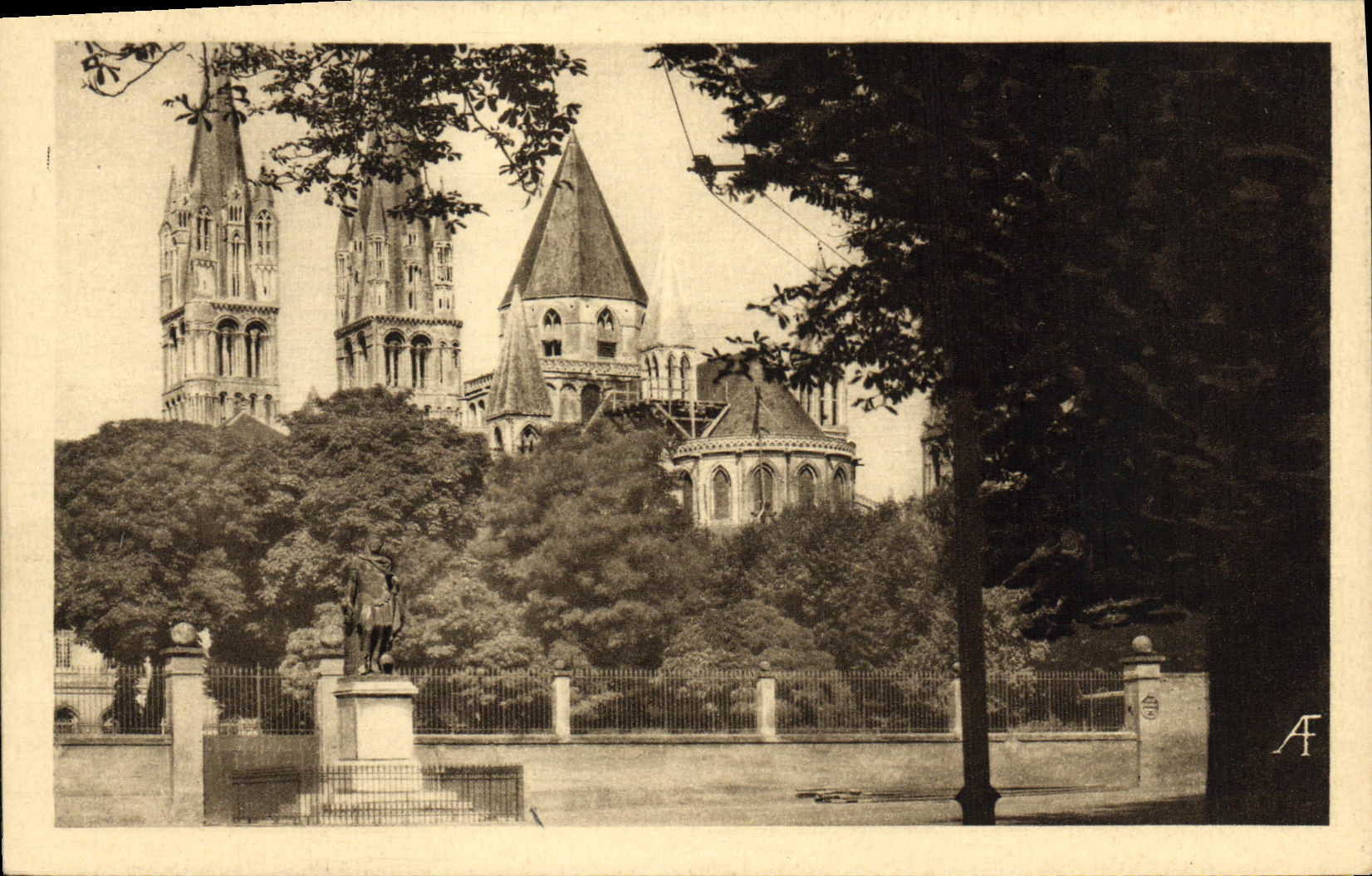 Apse de Caen de la POSTAL de la VENDIMIA de Etienne Saint