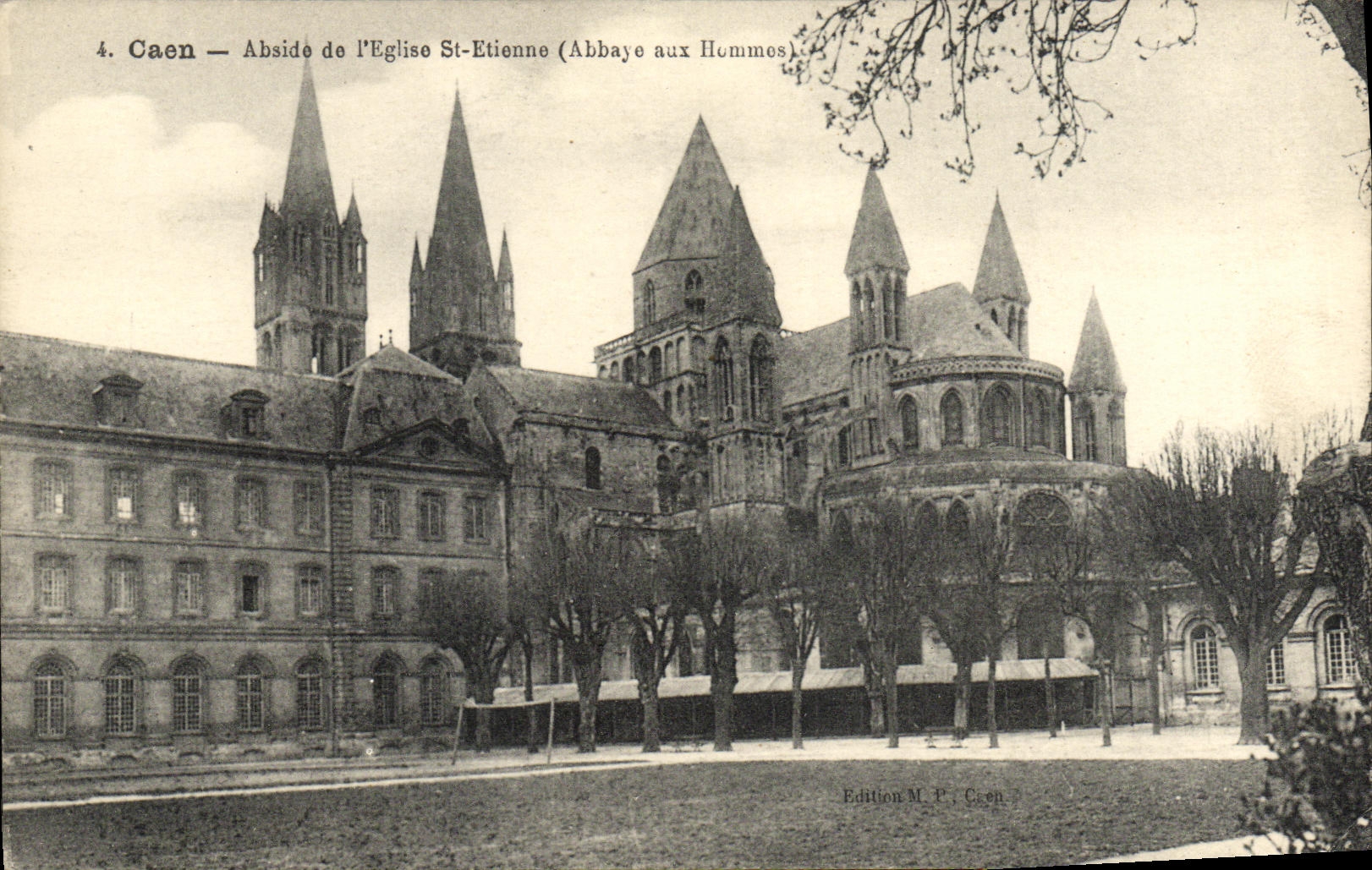 Abadia de Saint E tienne del Apse de Caen de la POSTAL de la VENDIMIA con los hombres