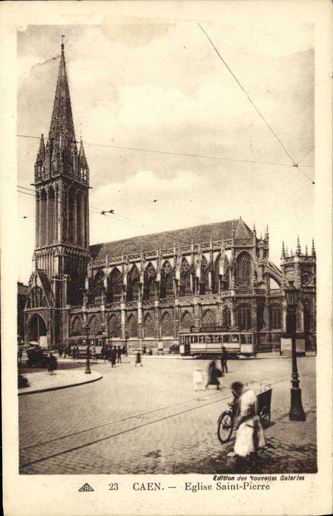 Puerta de Caen de la POSTAL de la VENDIMIA de L iglesia