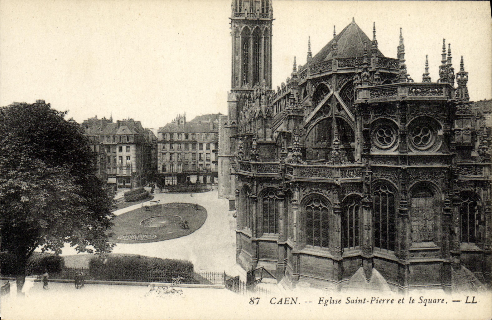 Saint Pierre de la iglesia de Caen de la POSTAL de la VENDIMIA y el jardin público