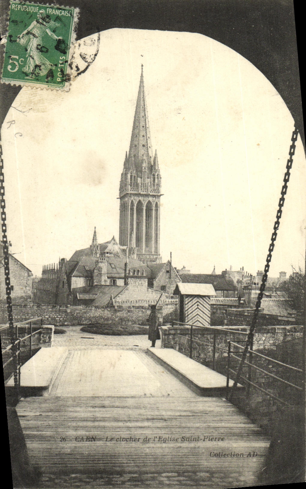 Campana torre de Caen de la POSTAL de la VENDIMIA de L Saint Pierre de la iglesia