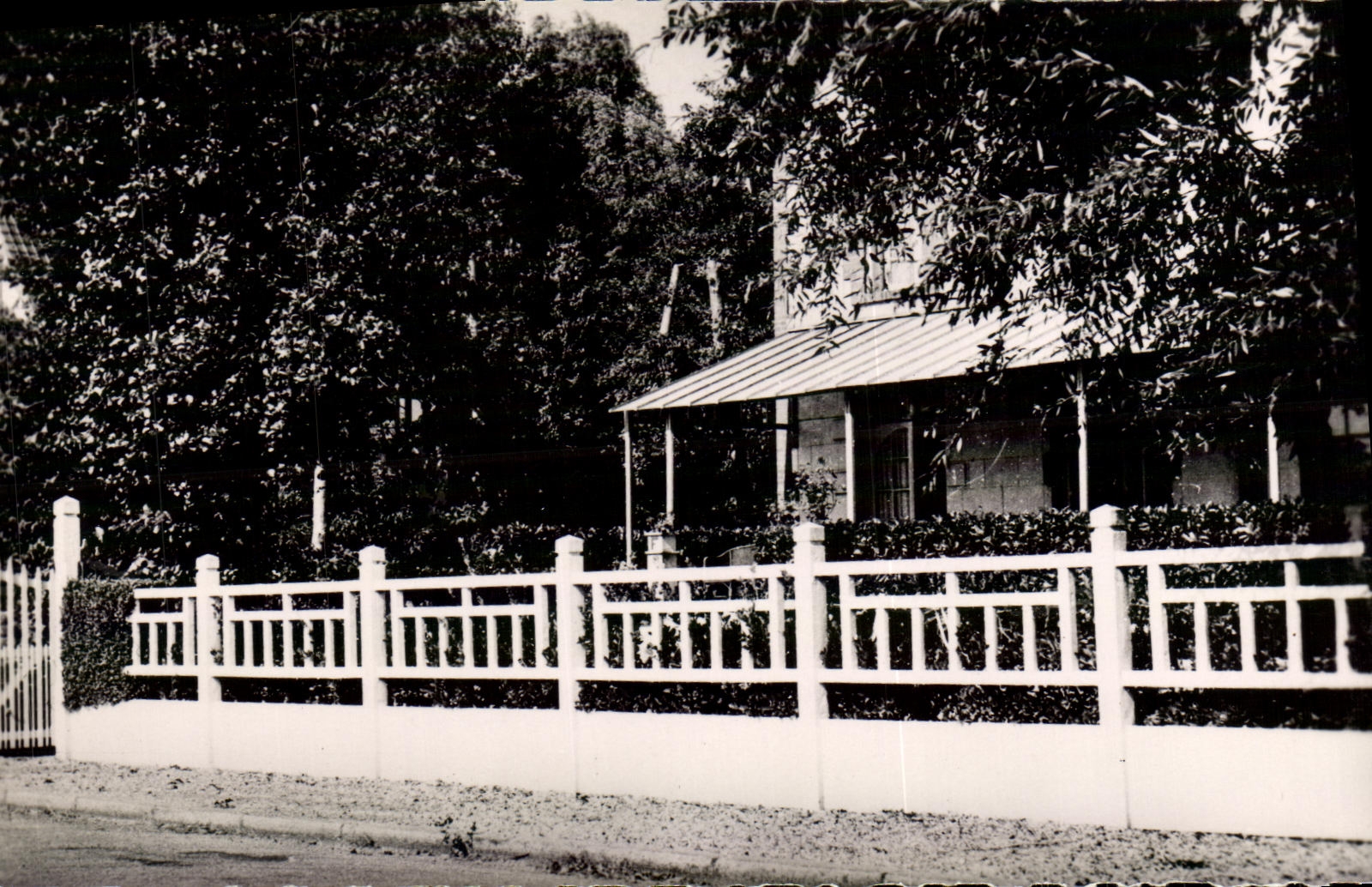 MODERN CARD Franceville Franceville Hotel