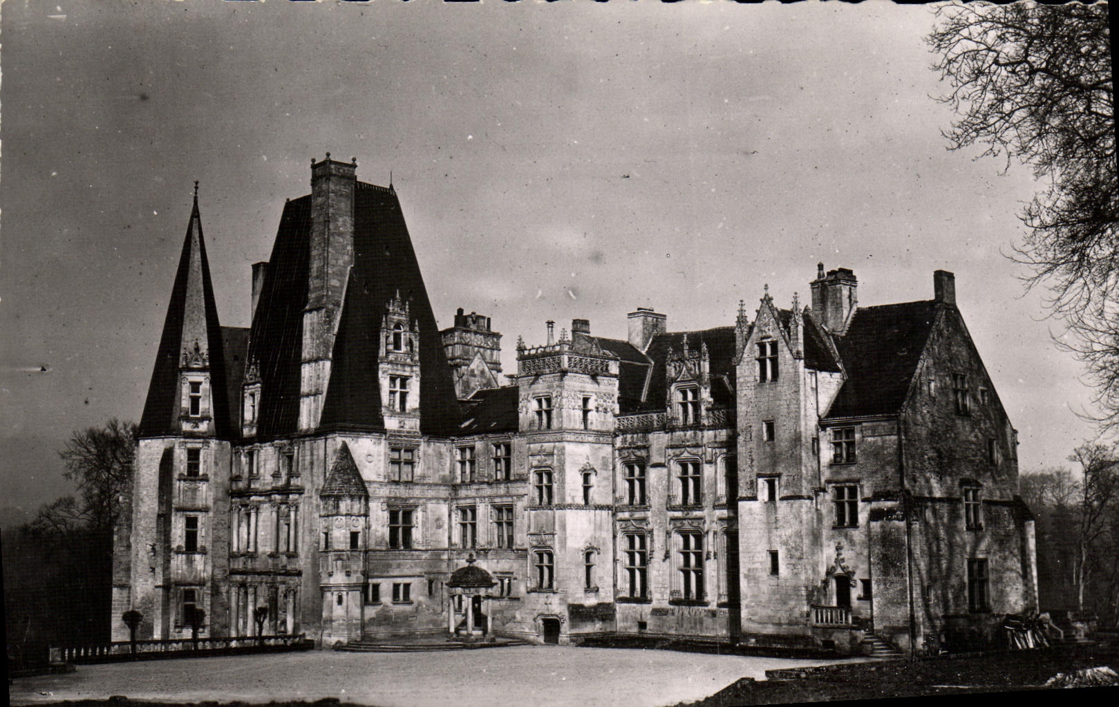 MODERN CARD Castle of Henry Fountain