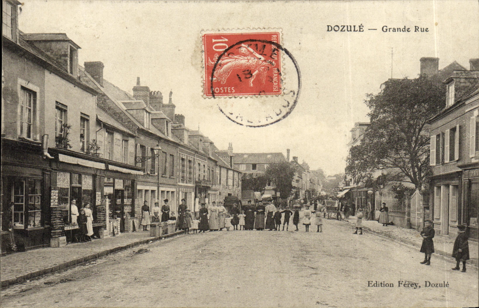 VINTAGE POSTCARD Dozule Main street