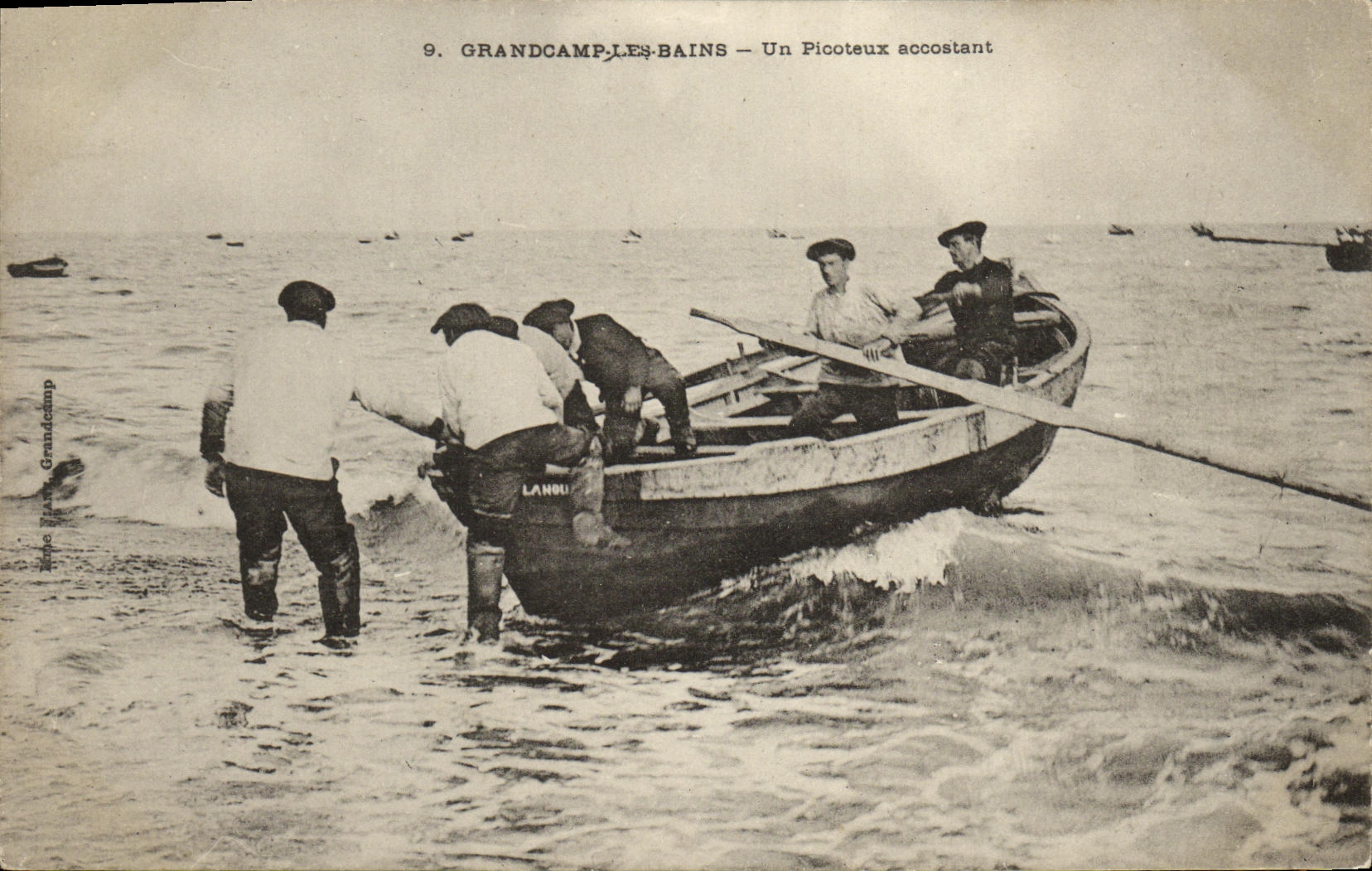 VINTAGE POSTCARD Grandcamp les Bains Picoteaux accosting Boat