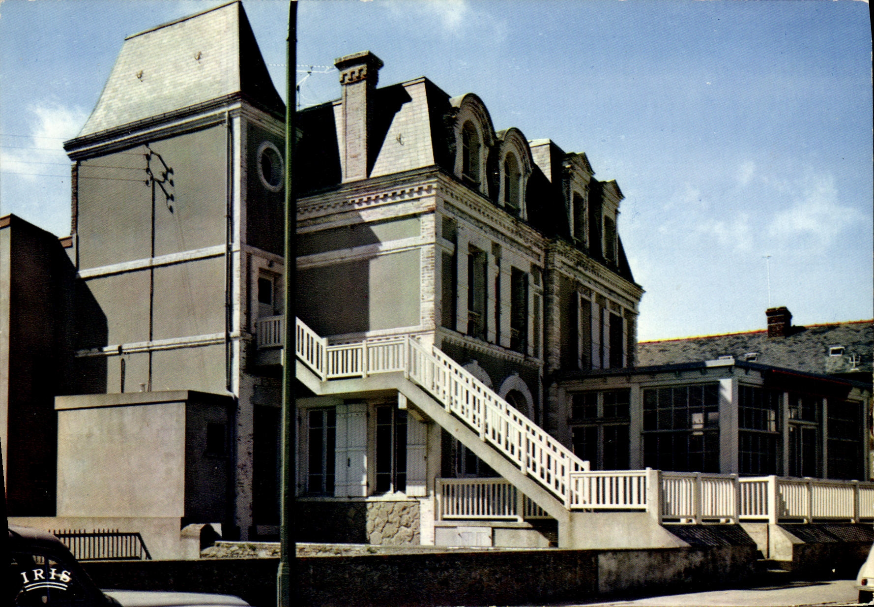 MODERN CARD Grandcamp Summer camp Acute Navy