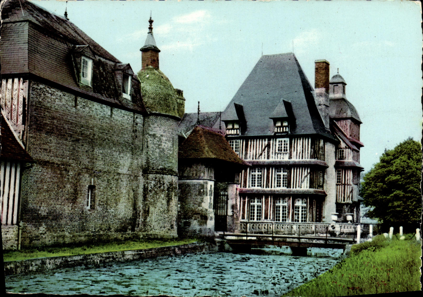 CPM La Normandie Pittoresque Manoir Normand Grandchamp