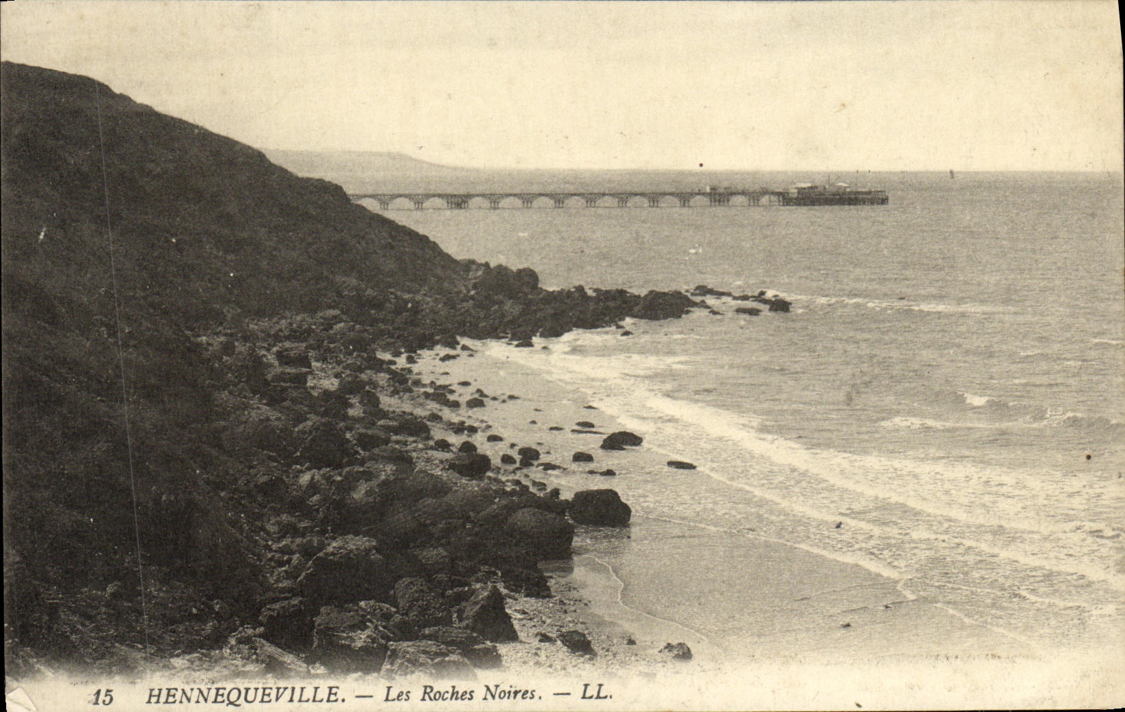 VINTAGE POSTCARD Hennequeville Black Rocks