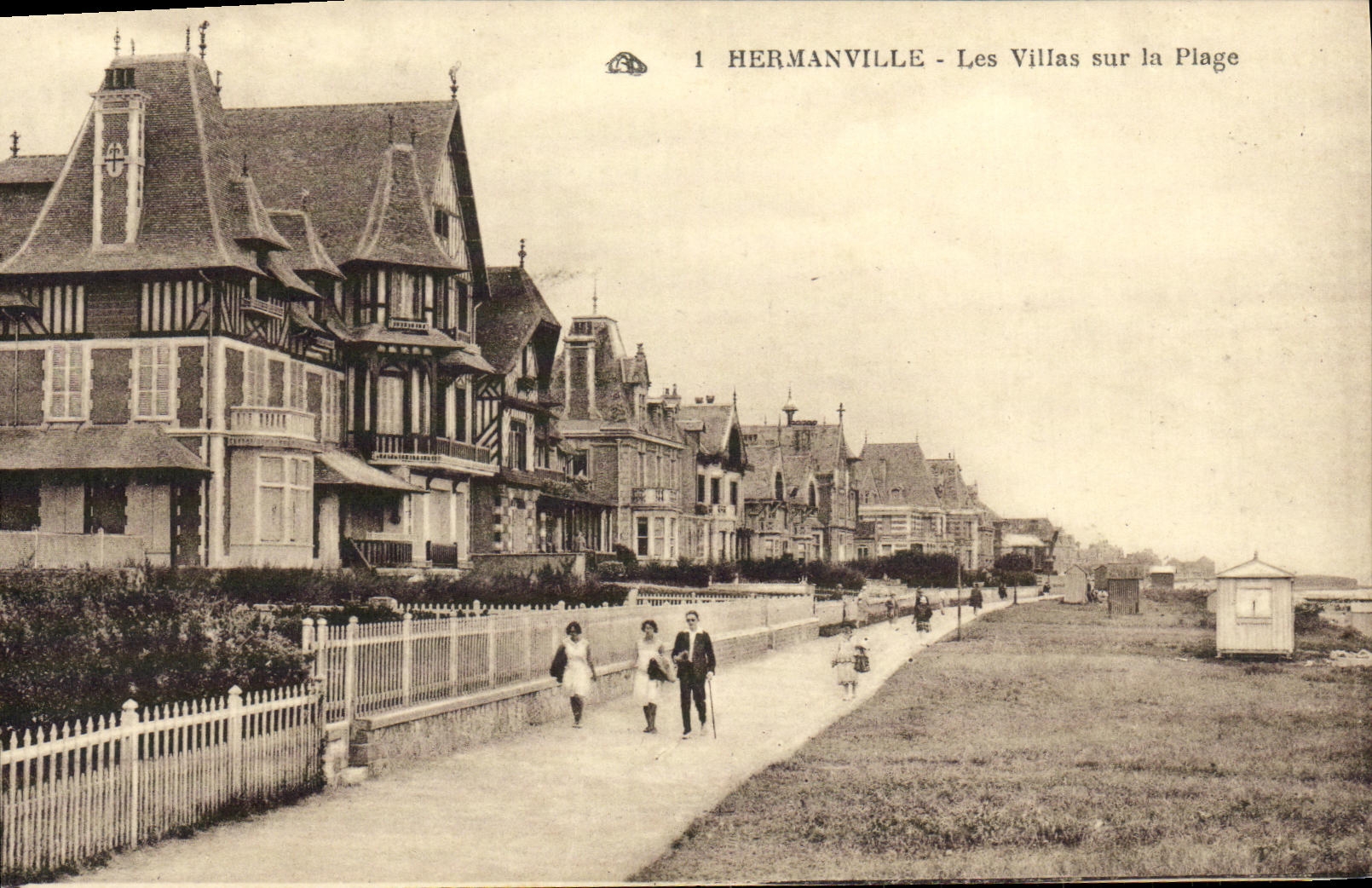 VINTAGE POSTCARD Hermanville Villas on the Beach
