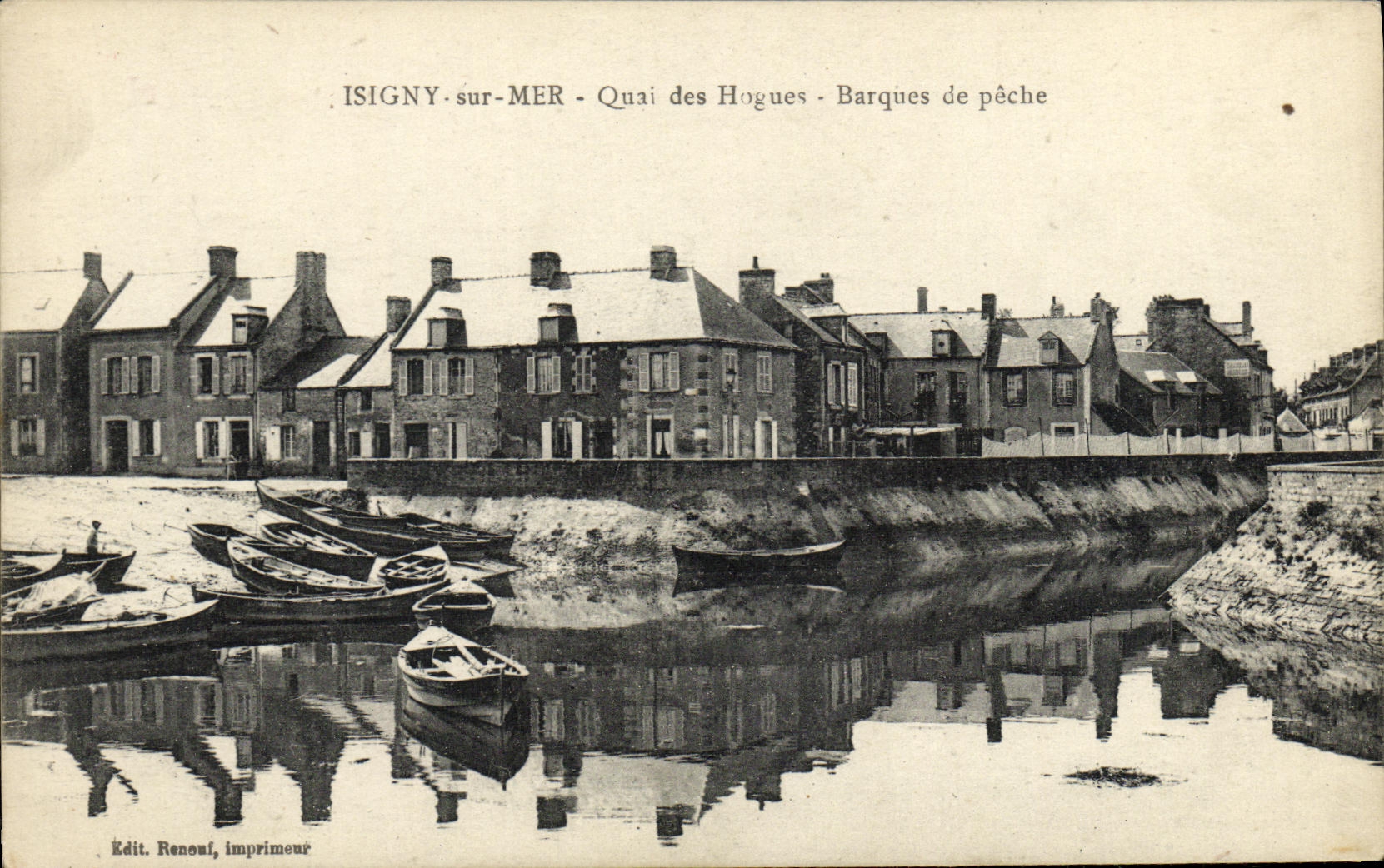 VINTAGE POSTCARD Isigny On Sea Quay of Hogues Small fishing boats