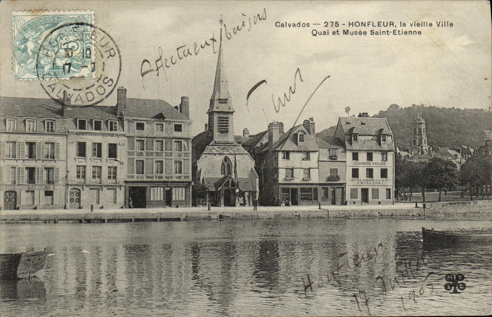 CPA Honfleur la Vieille Ville Quai et Musee Saint Etienne