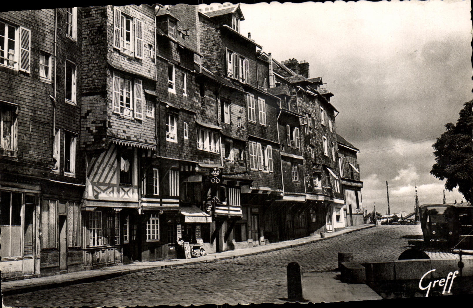 CPM Honfleur Le Quai Saint Catherine