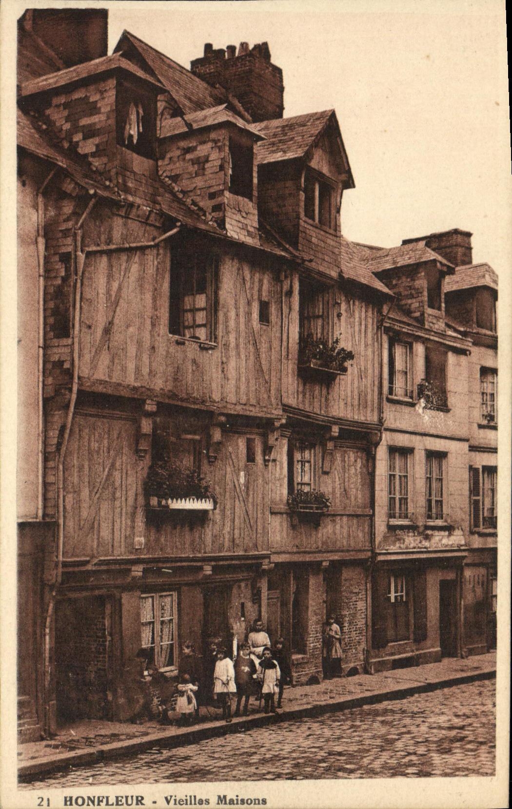 CPA Honfleur Vieilles Maisons Enfants