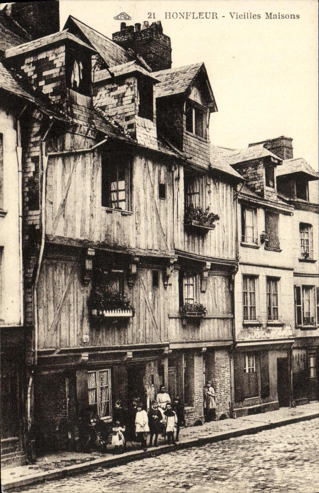 CPA Honfleur Vieilles Maisons Enfants