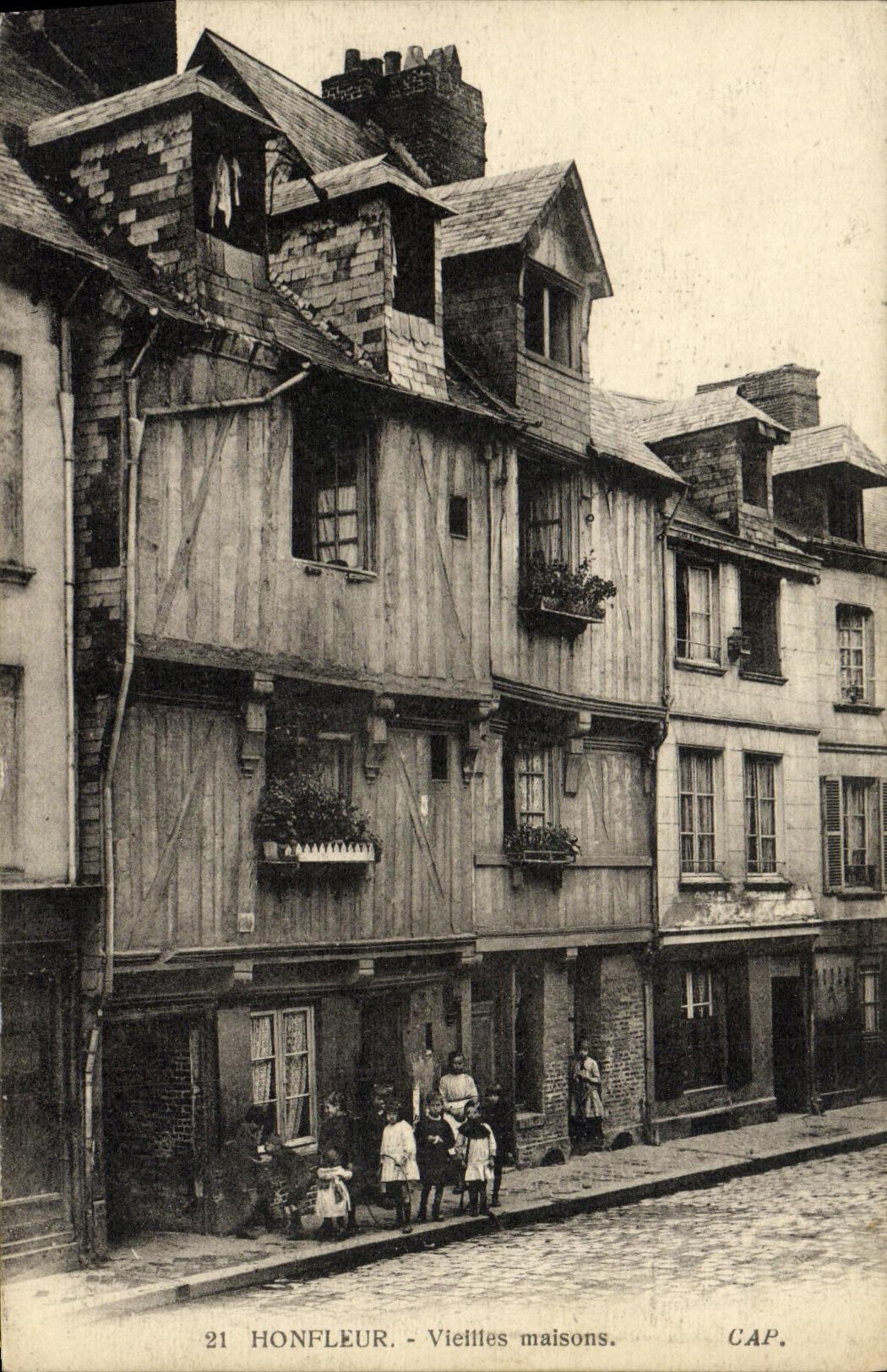 CPA Honfleur Vieilles Maisons Enfants