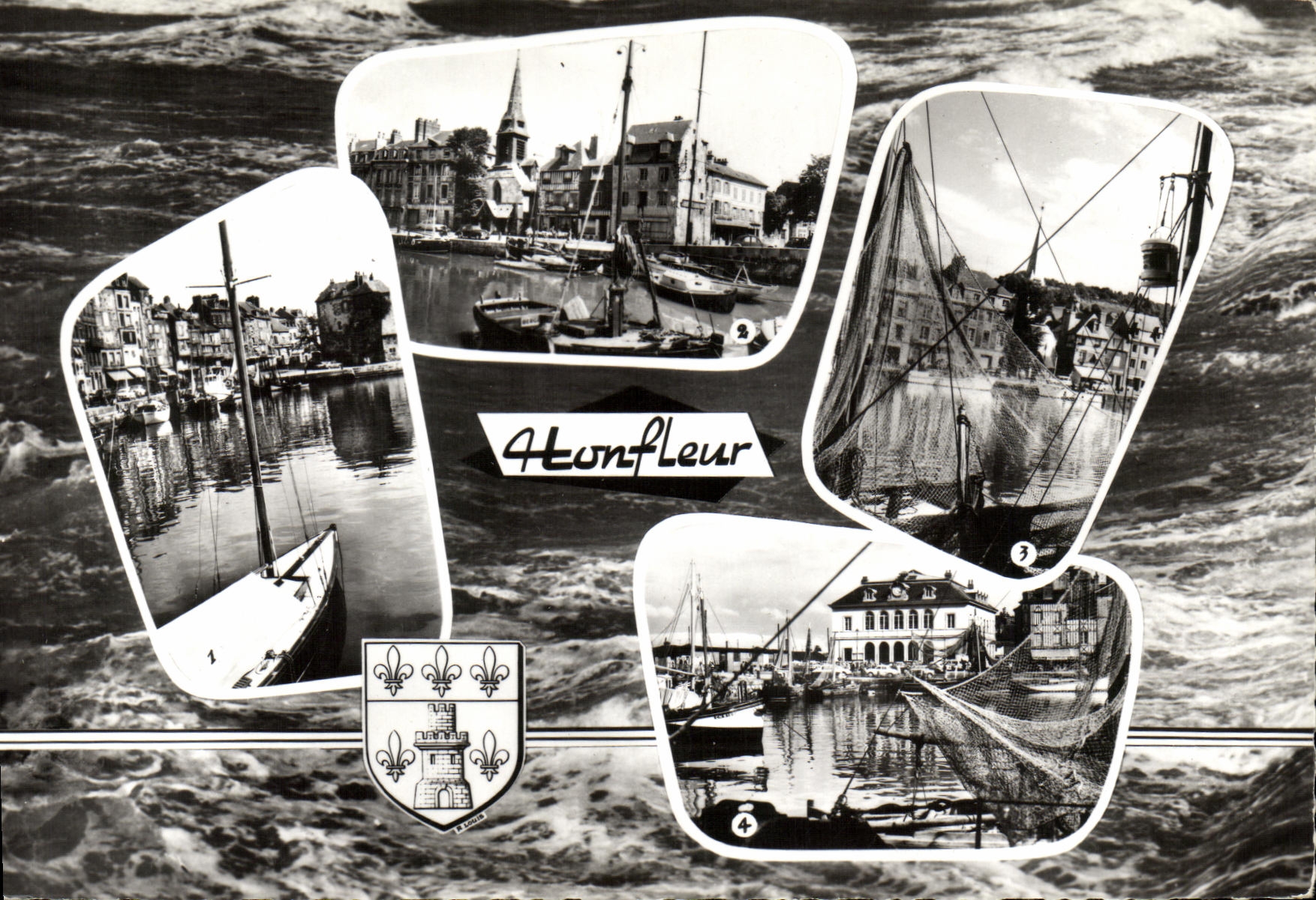 CPM Honfleur Le Vieux Bassin et le musee Le port et l hotel de ville